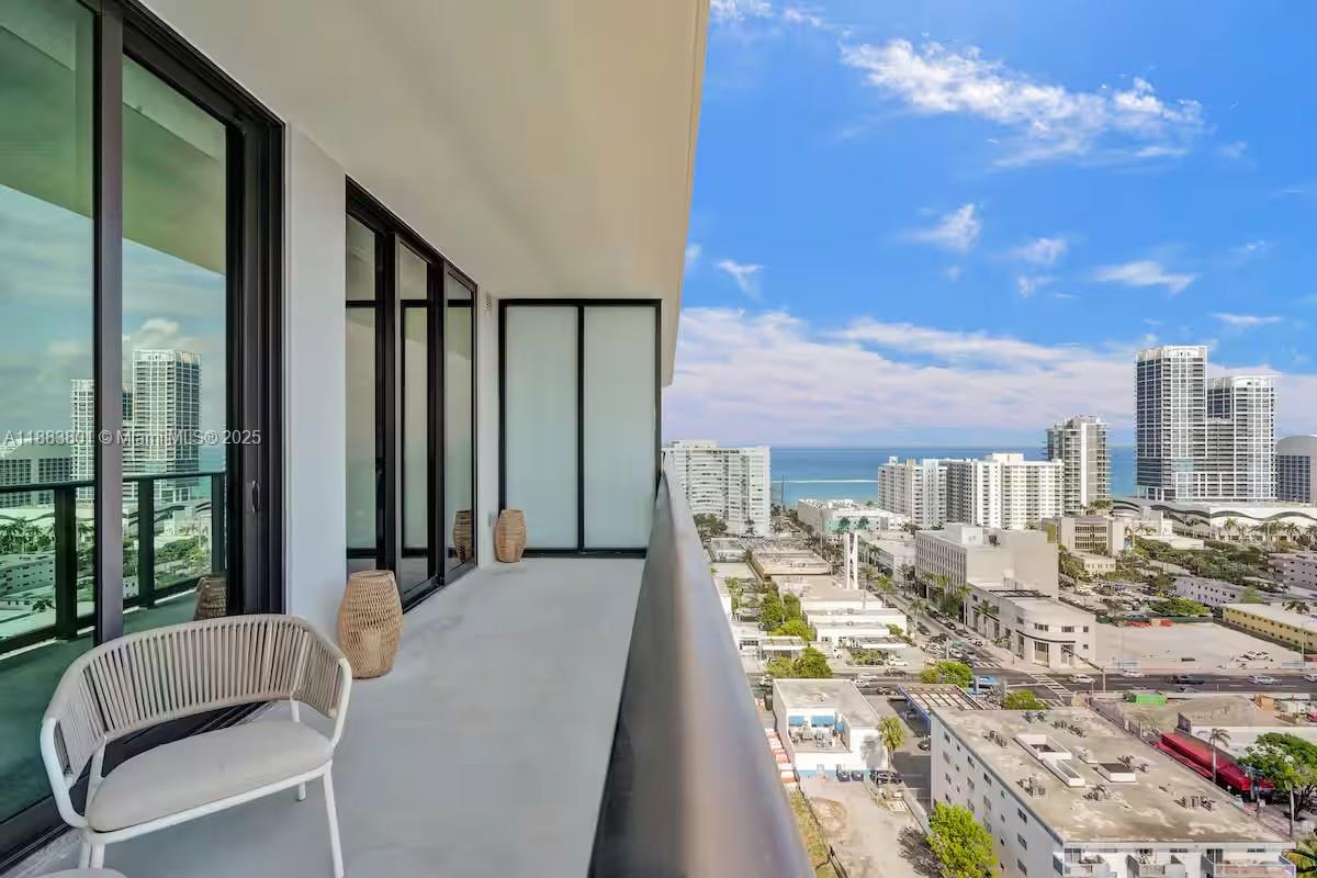 72 park residences - Residential