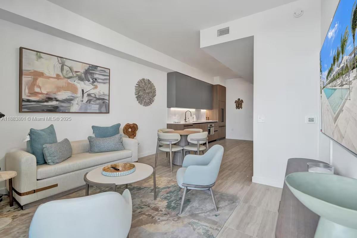 72 park residences - Residential