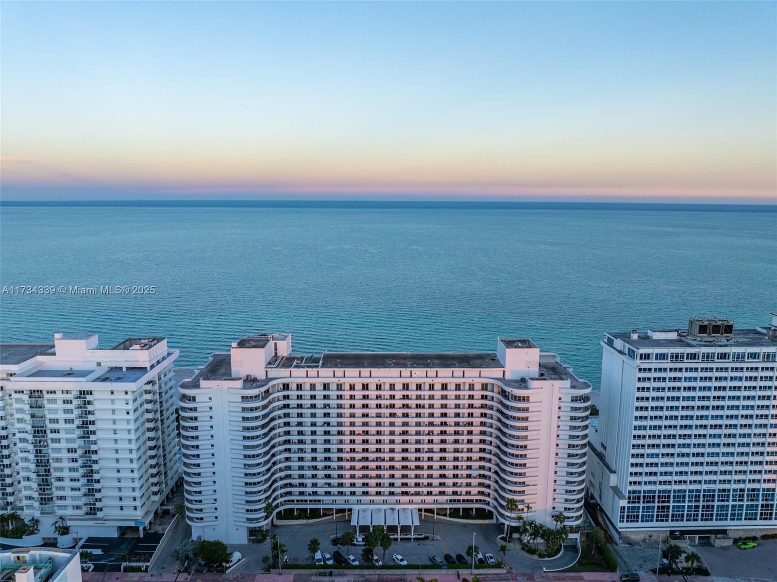 Property for Sale at 5555 Collins Ave 15Z, Miami Beach, Miami-Dade County, Florida - Bedrooms: 2 
Bathrooms: 2  - $539,900