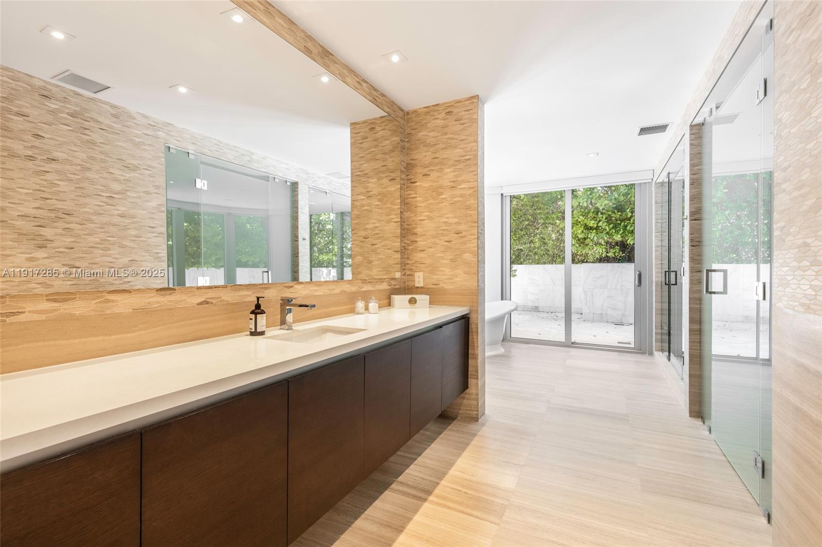 ONE OCEAN CONDO - Residential Lease