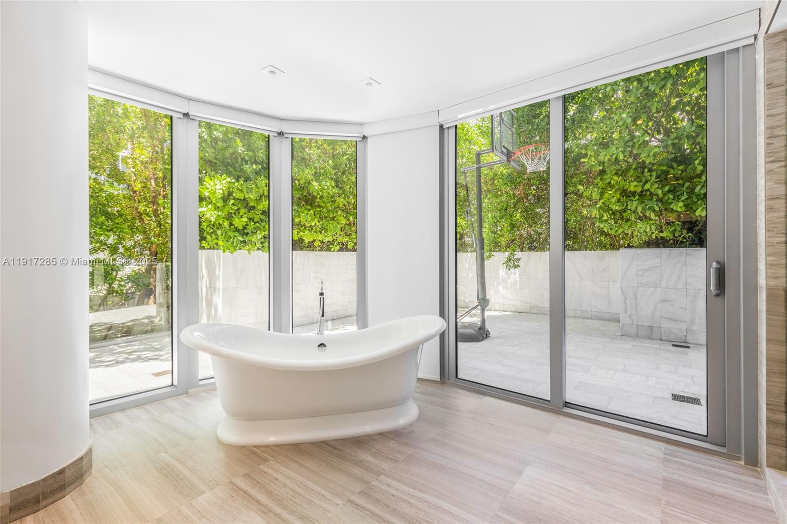 ONE OCEAN CONDO - Residential Lease