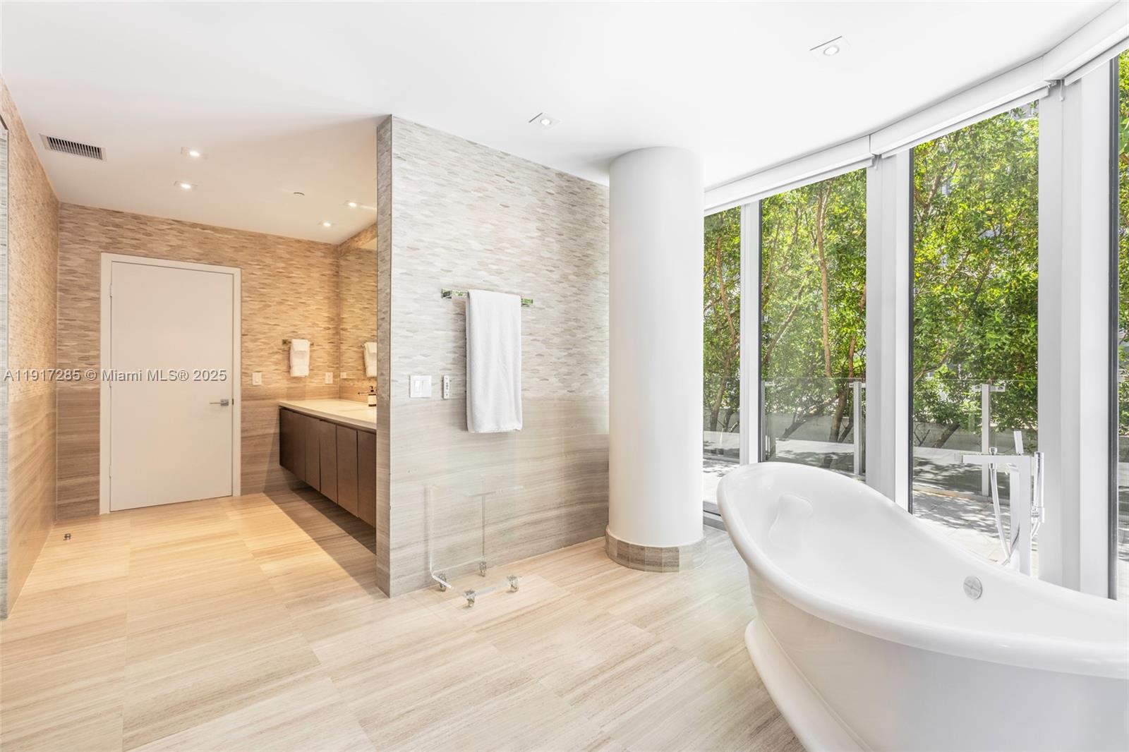 ONE OCEAN CONDO - Residential Lease