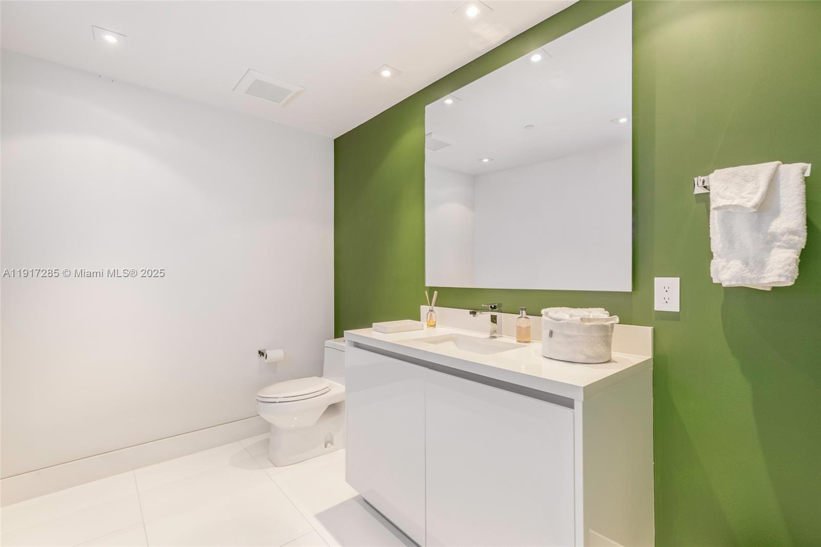 ONE OCEAN CONDO - Residential Lease