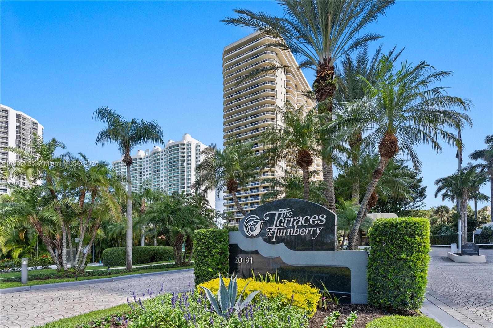 TERRACES NORTH TURNBERRY - Residential