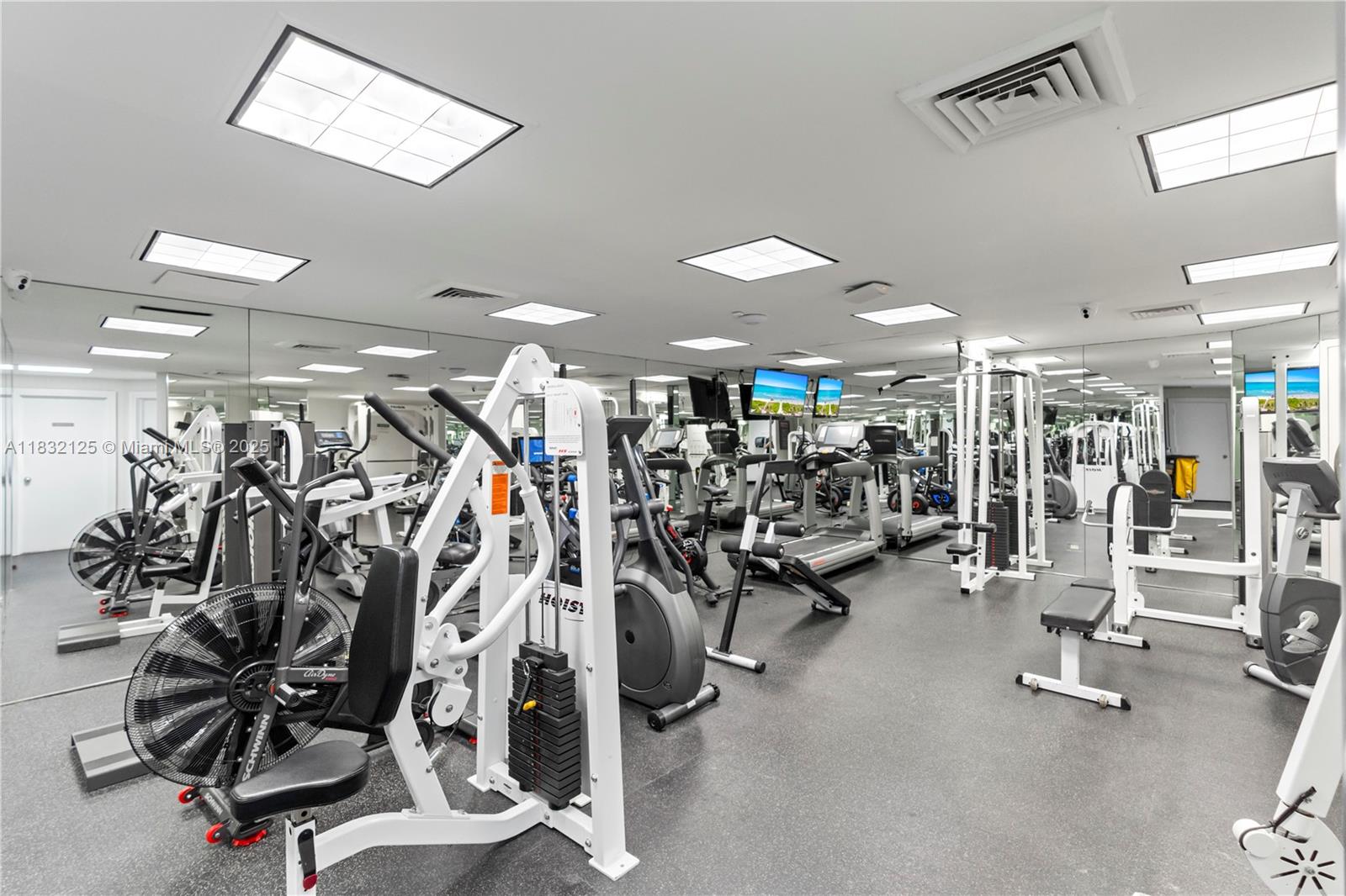 TERRACES NORTH TURNBERRY - Residential