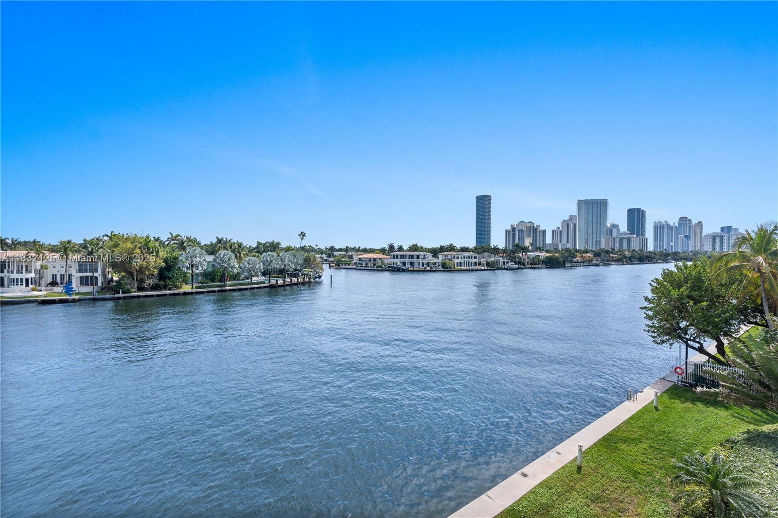 TERRACES NORTH TURNBERRY - Residential