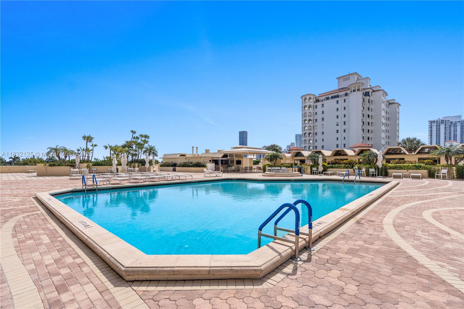 TERRACES NORTH TURNBERRY - Residential