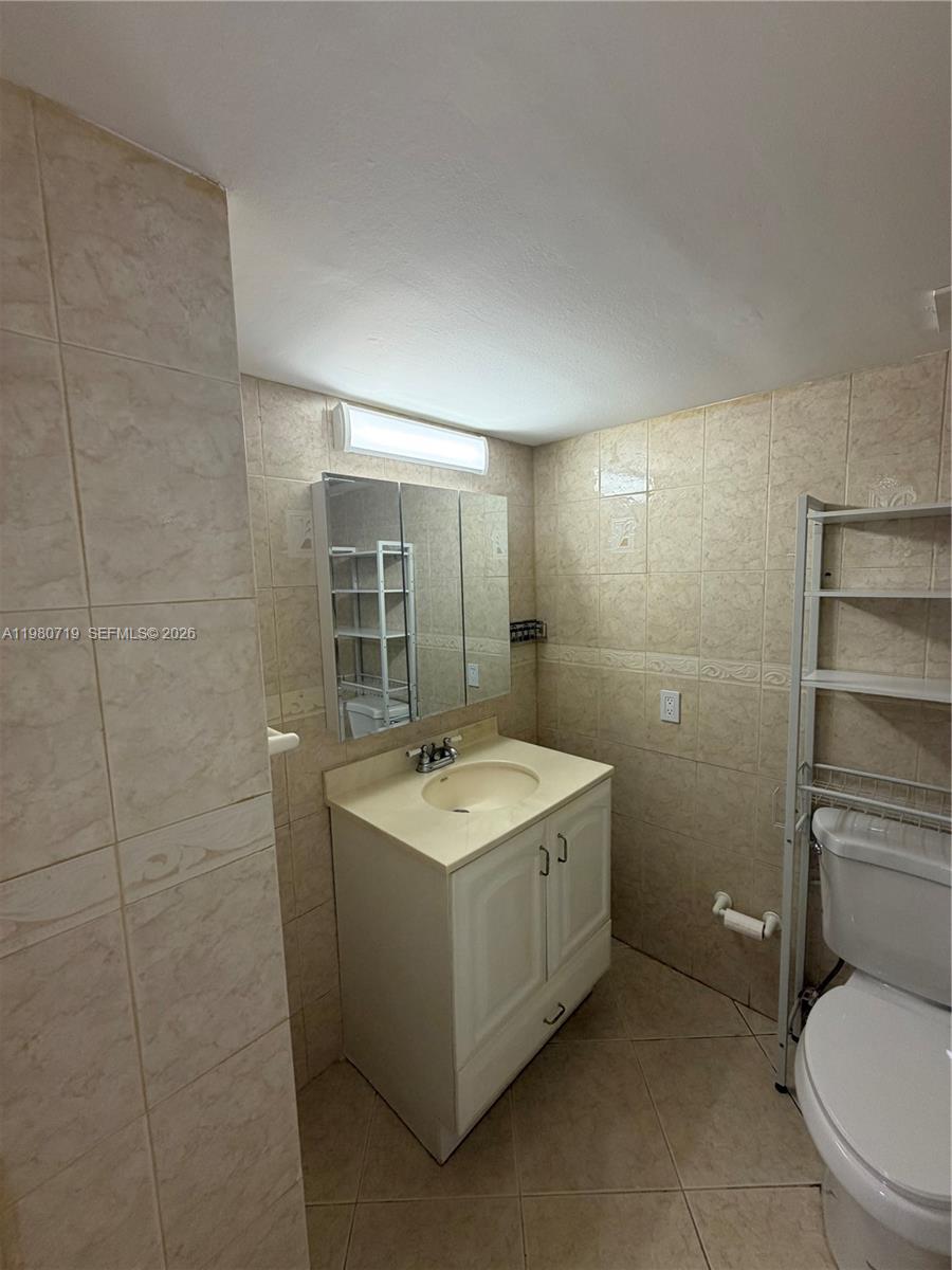 NORTH BAY VILLAS CONDO - Residential Lease