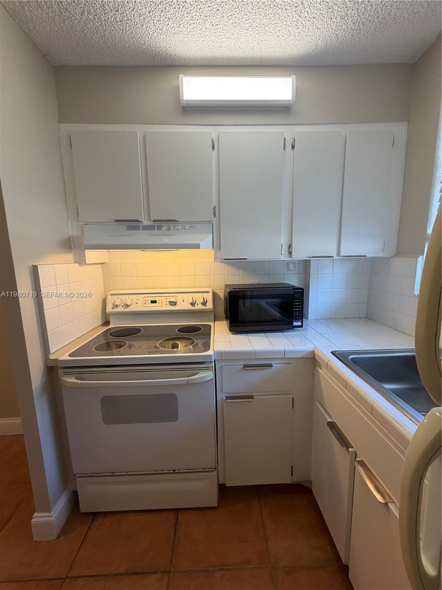 NORTH BAY VILLAS CONDO - Residential Lease