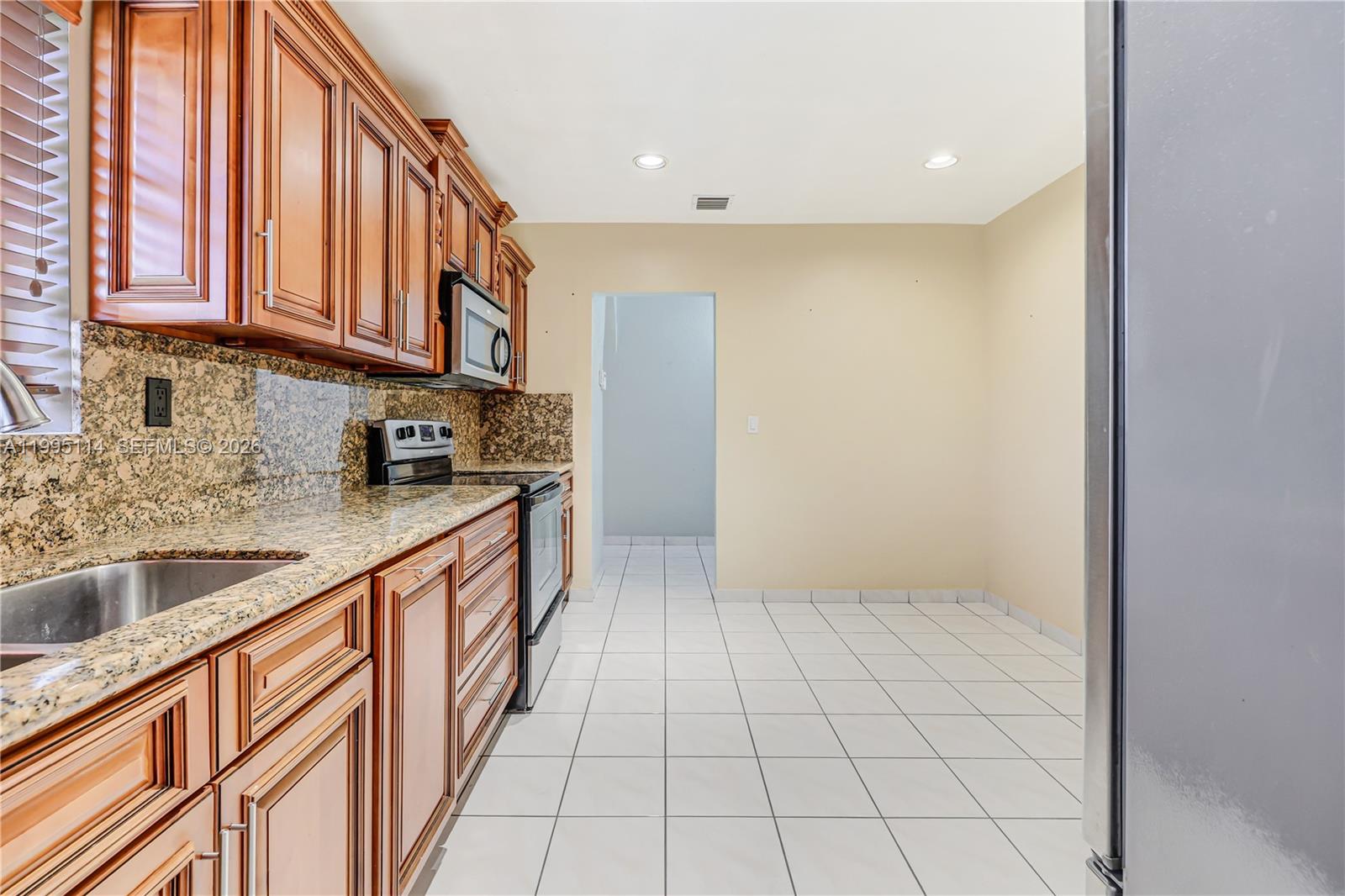 SO MIAMI HEIGHTS ADDN E - Residential