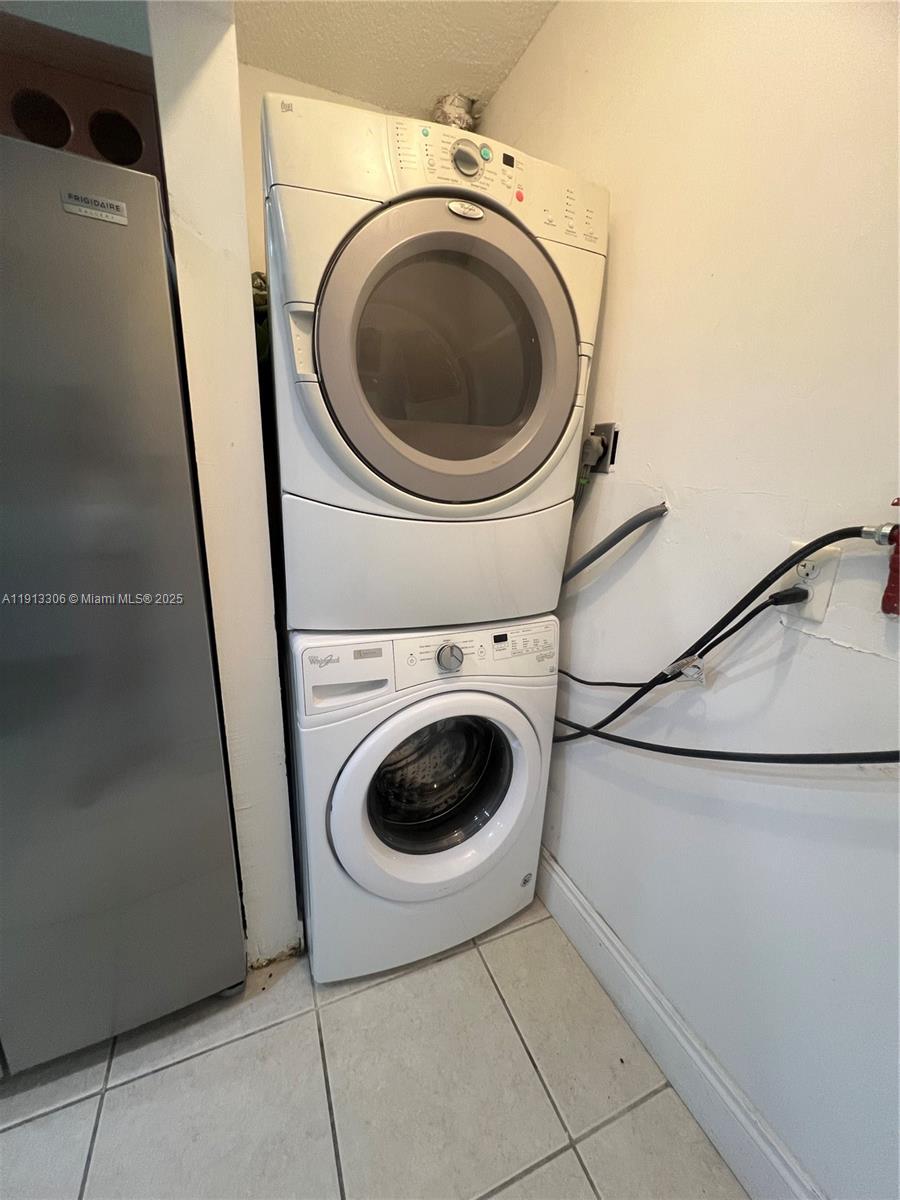 EL PRADO BY THE LAKE - Residential Lease