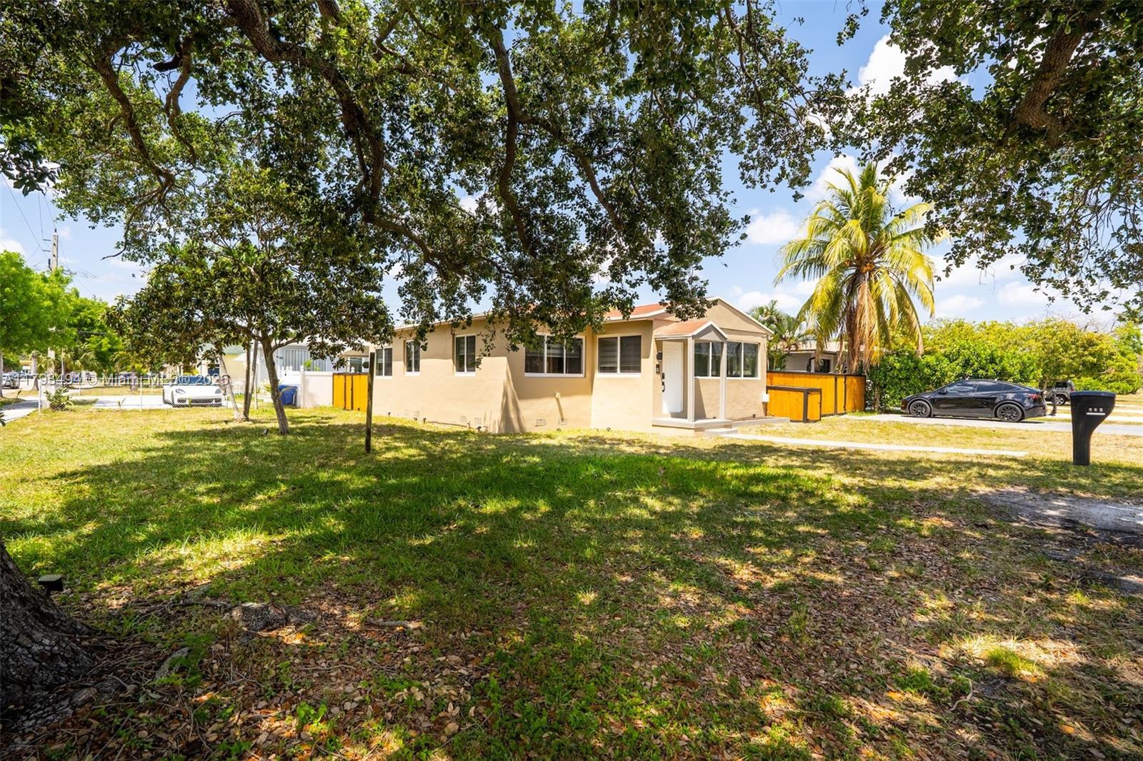 Property for Sale at 327 S 28th Ave, Hollywood, Broward County, Florida - Bedrooms: 3 
Bathrooms: 2  - $568,000