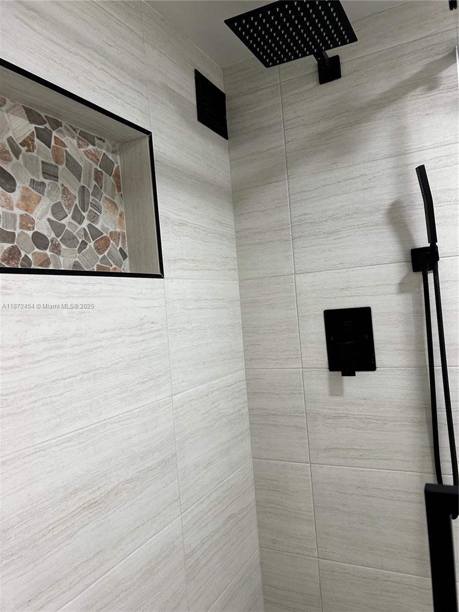 PLAZA OF AMERICAS CONDO P - Residential