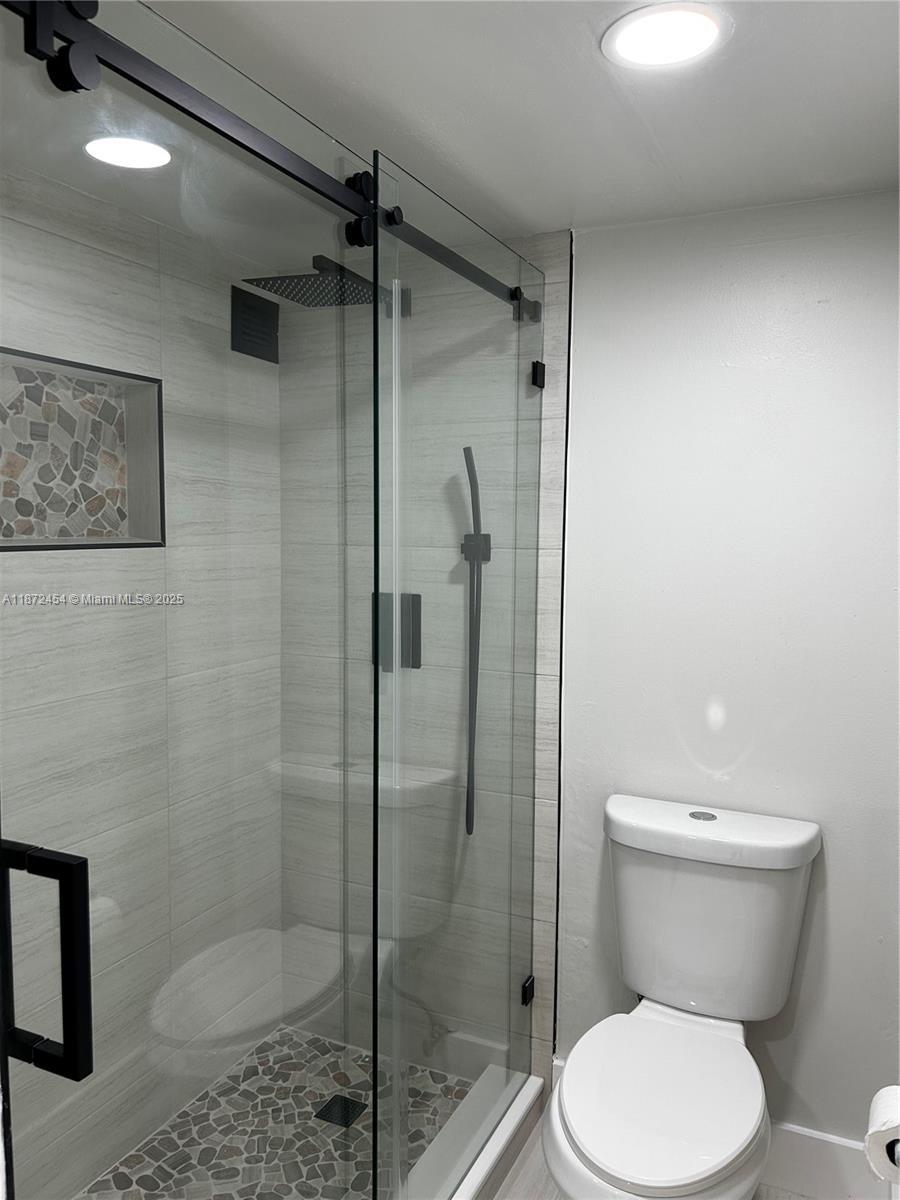 PLAZA OF AMERICAS CONDO P - Residential