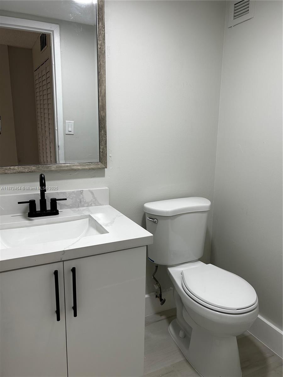 PLAZA OF AMERICAS CONDO P - Residential