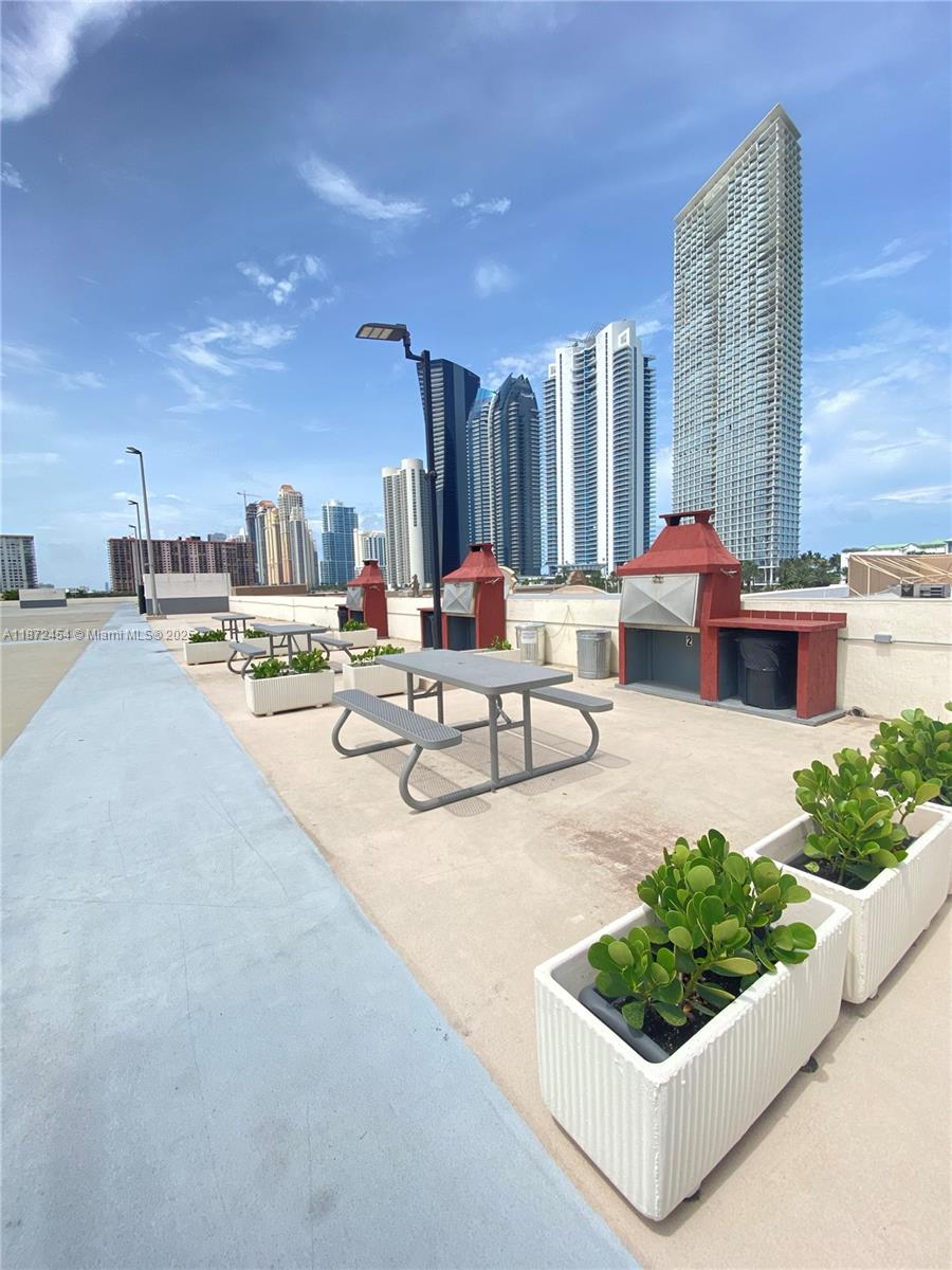 PLAZA OF AMERICAS CONDO P - Residential