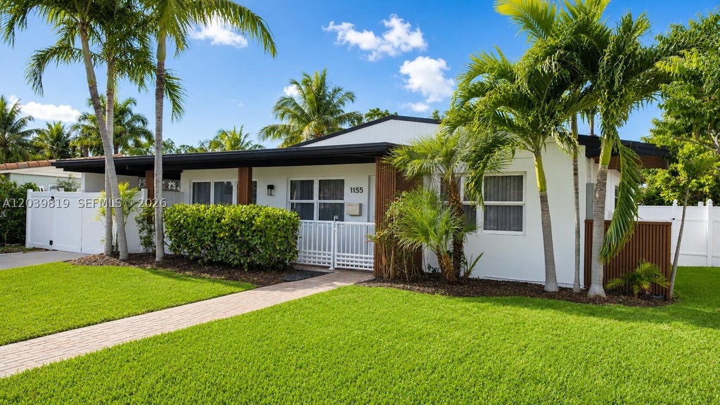 Photo of 1155 Hayes St, Hollywood, FL 33019 (MLS # A12039819)