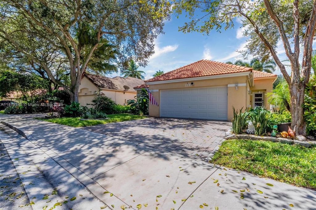 Photo of 2793 Oakleigh Ln, Davie, FL 33328 (MLS # A11878345)