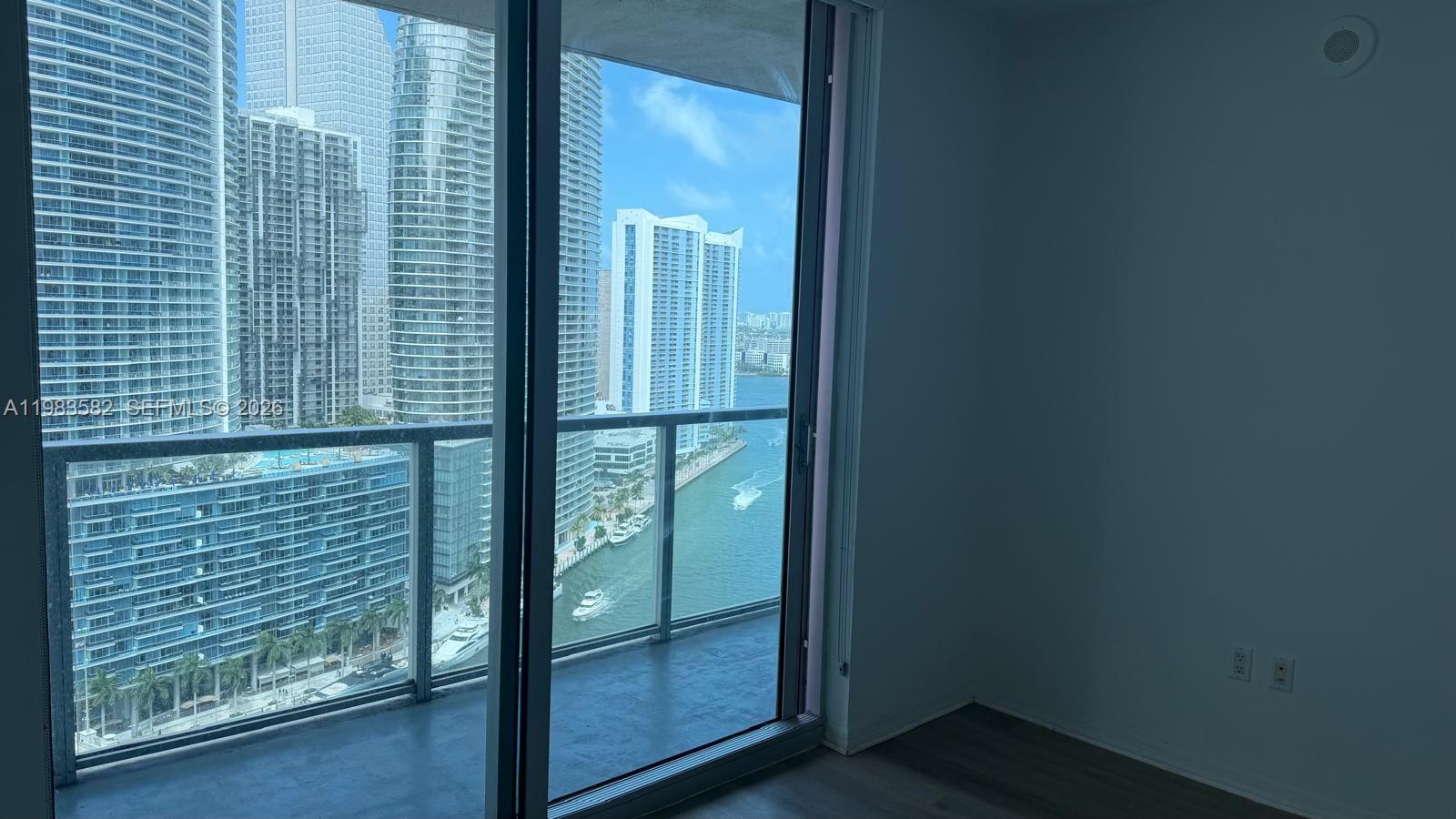500 Brickell Ave 3005