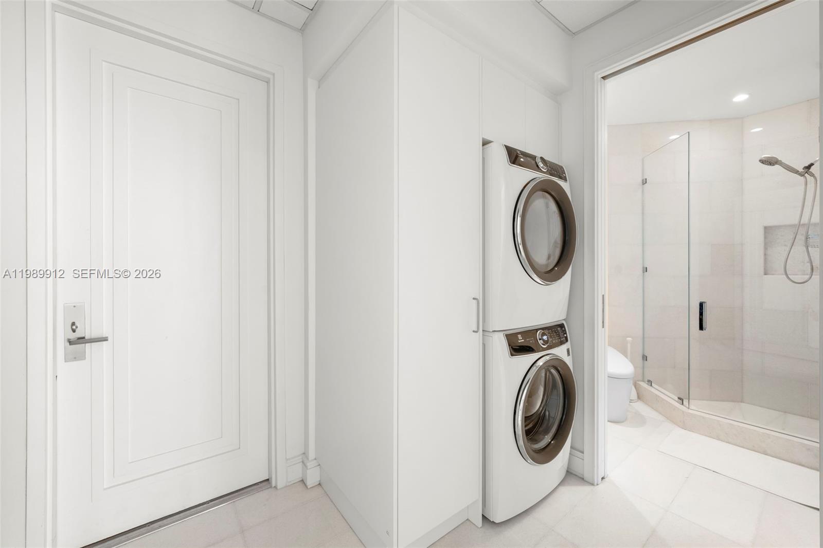 NORTH BISCAYNE BEACH AMEN - Residential