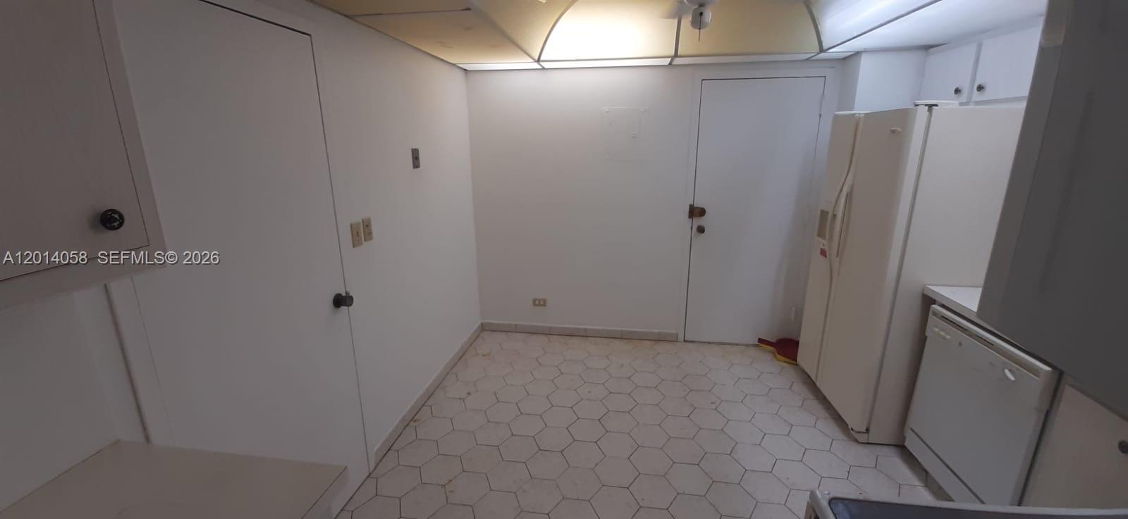 WINSTON TOWERS 200 - Residential Lease