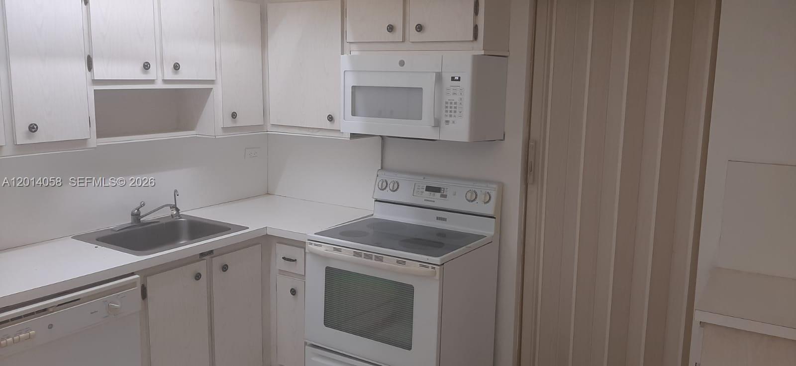 WINSTON TOWERS 200 - Residential Lease