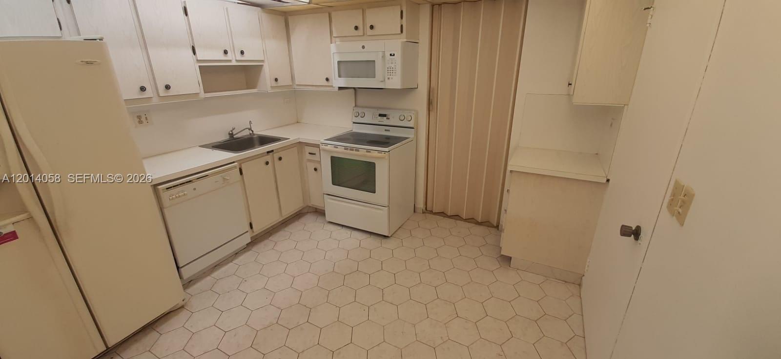 WINSTON TOWERS 200 - Residential Lease