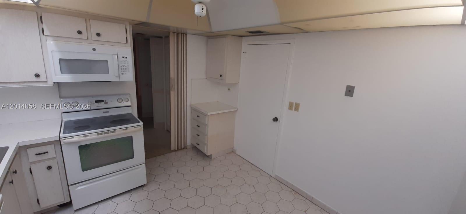 WINSTON TOWERS 200 - Residential Lease
