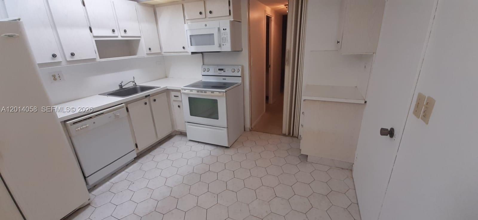 WINSTON TOWERS 200 - Residential Lease