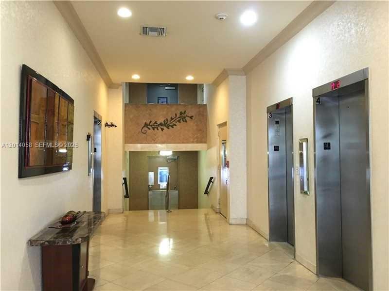 WINSTON TOWERS 200 - Residential Lease
