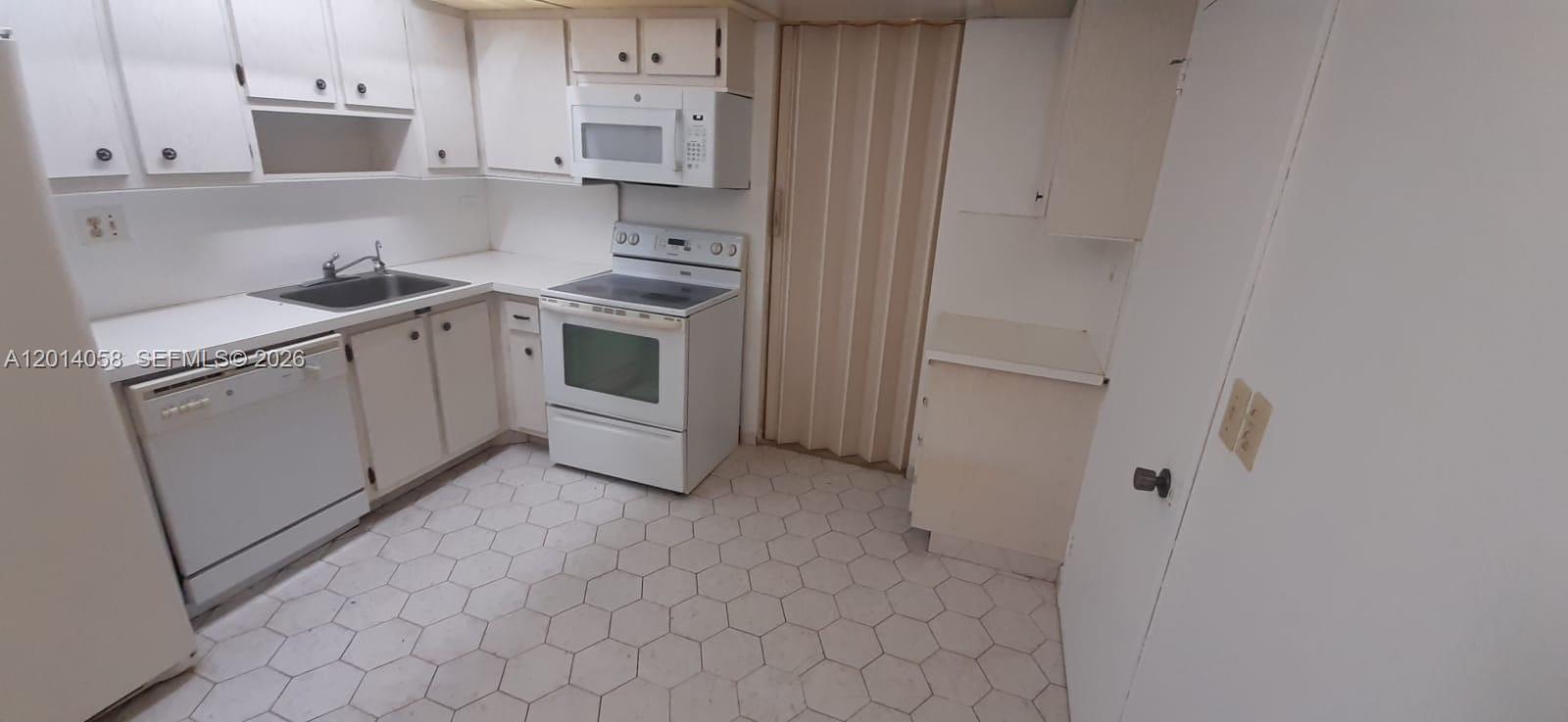 WINSTON TOWERS 200 - Residential Lease