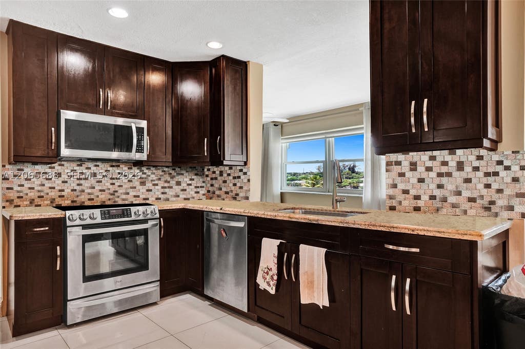 Photo of 215 SE 3rd Ave #501C, Hallandale Beach, FL 33009 (MLS # A12065688)