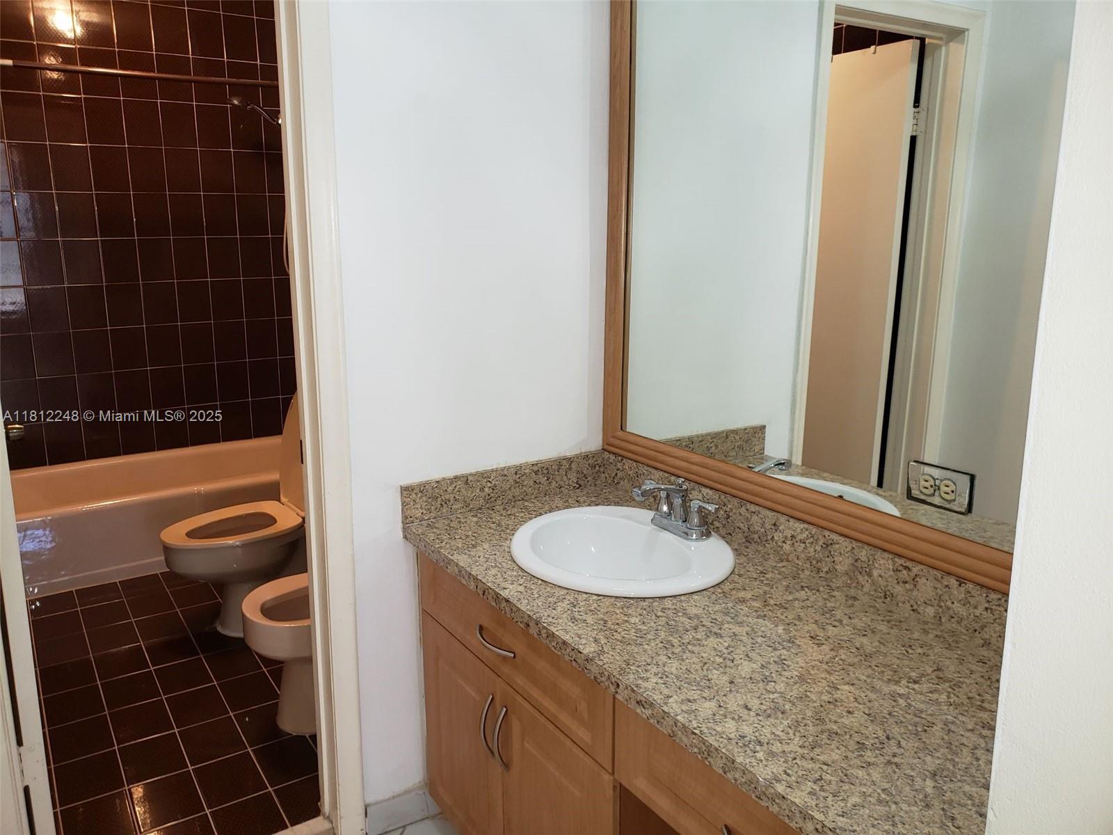 CORAL GABLES GRANADA SEC - Residential