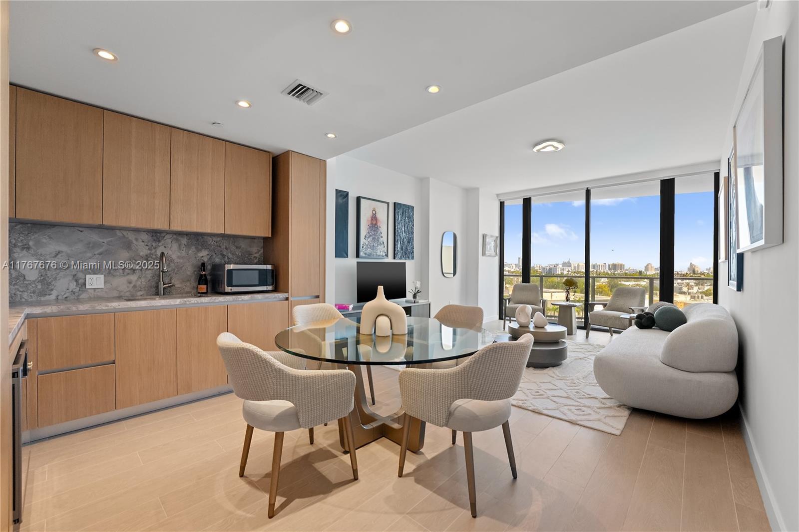 Rental Property at 500 Alton Rd 806, Miami Beach, Miami-Dade County, Florida - Bedrooms: 1 
Bathrooms: 2  - $9,750 MO.