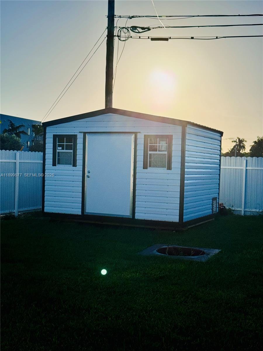 G W MOODYS SUB - Residential Income