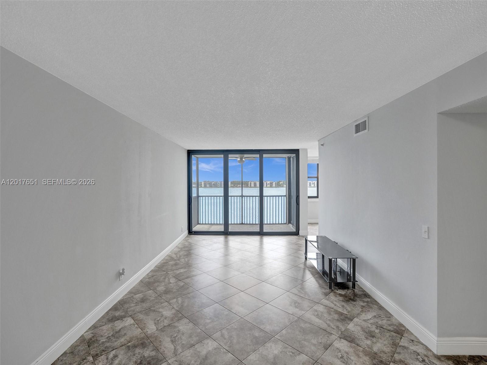 LAKE EMERALD CONDOMINIUM - Residential