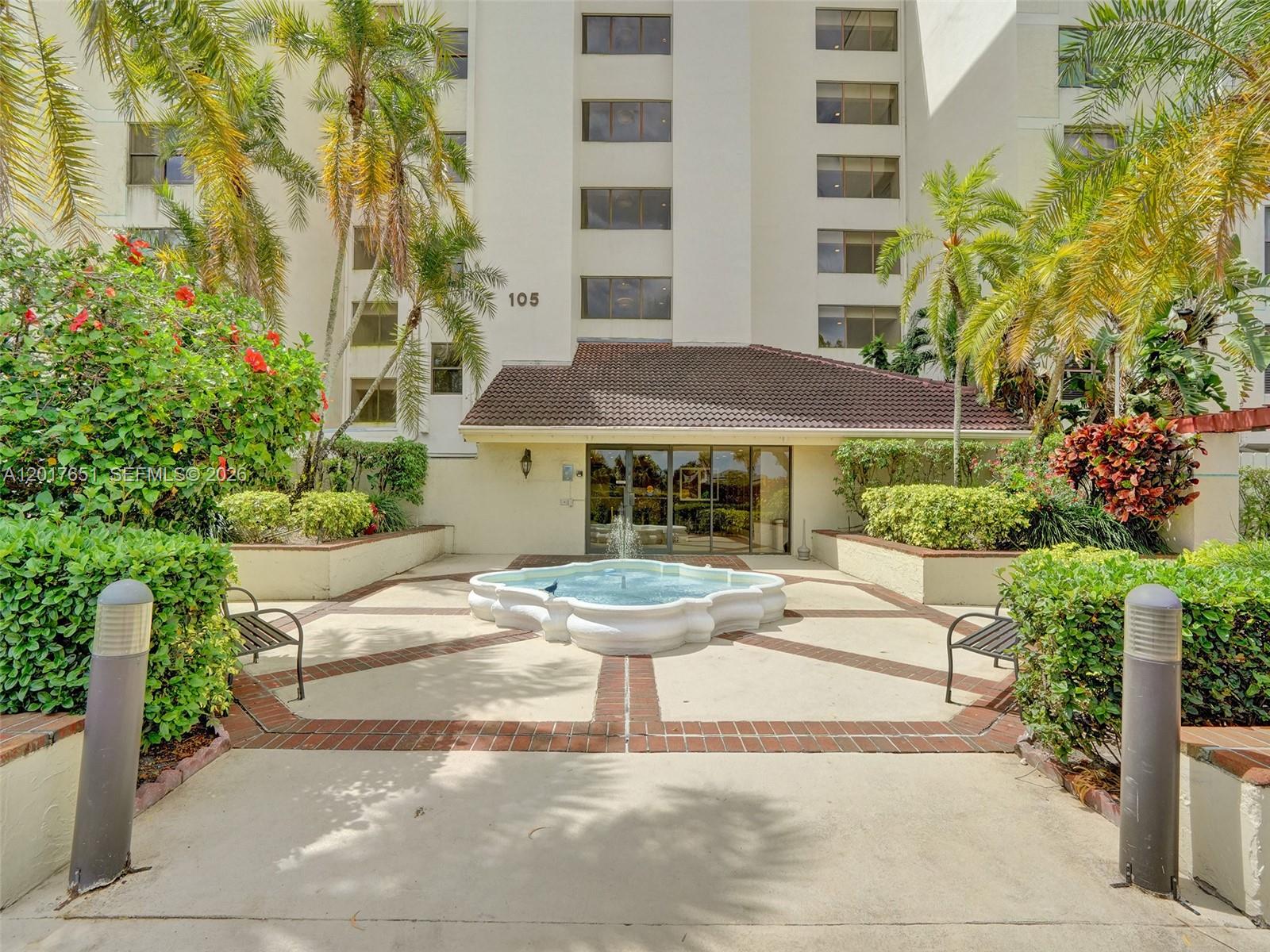 LAKE EMERALD CONDOMINIUM - Residential