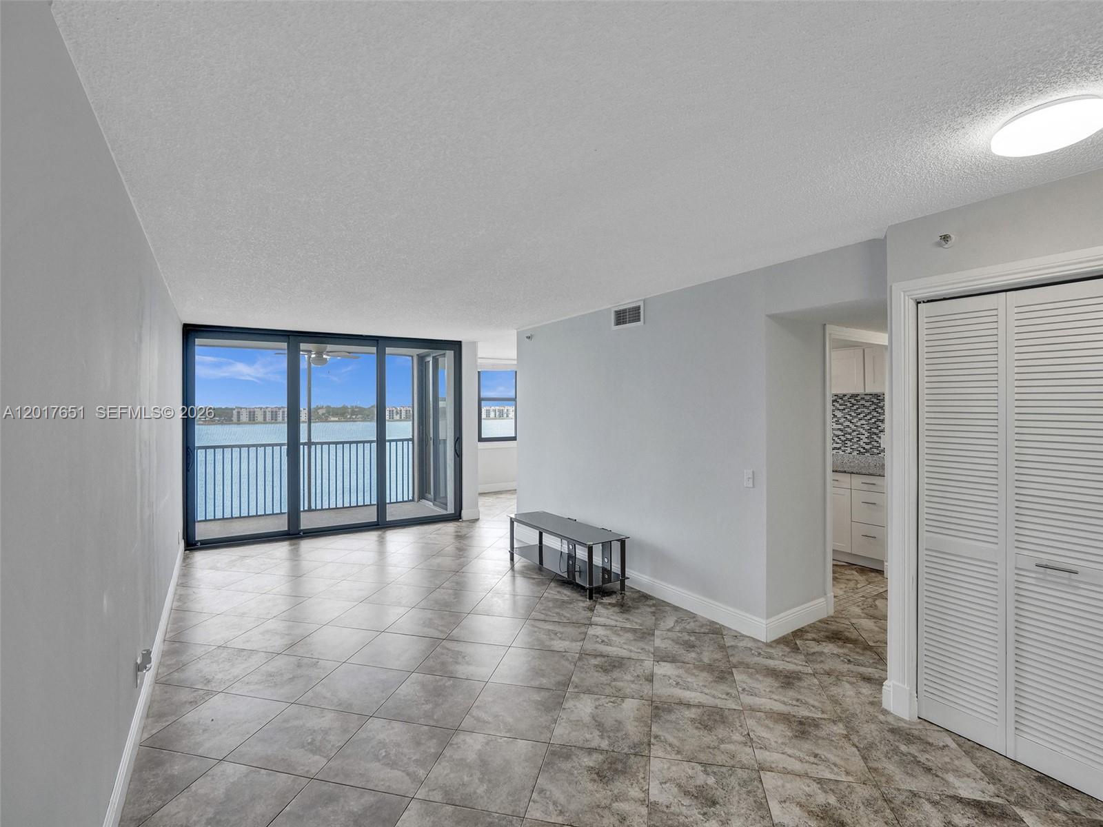 LAKE EMERALD CONDOMINIUM - Residential