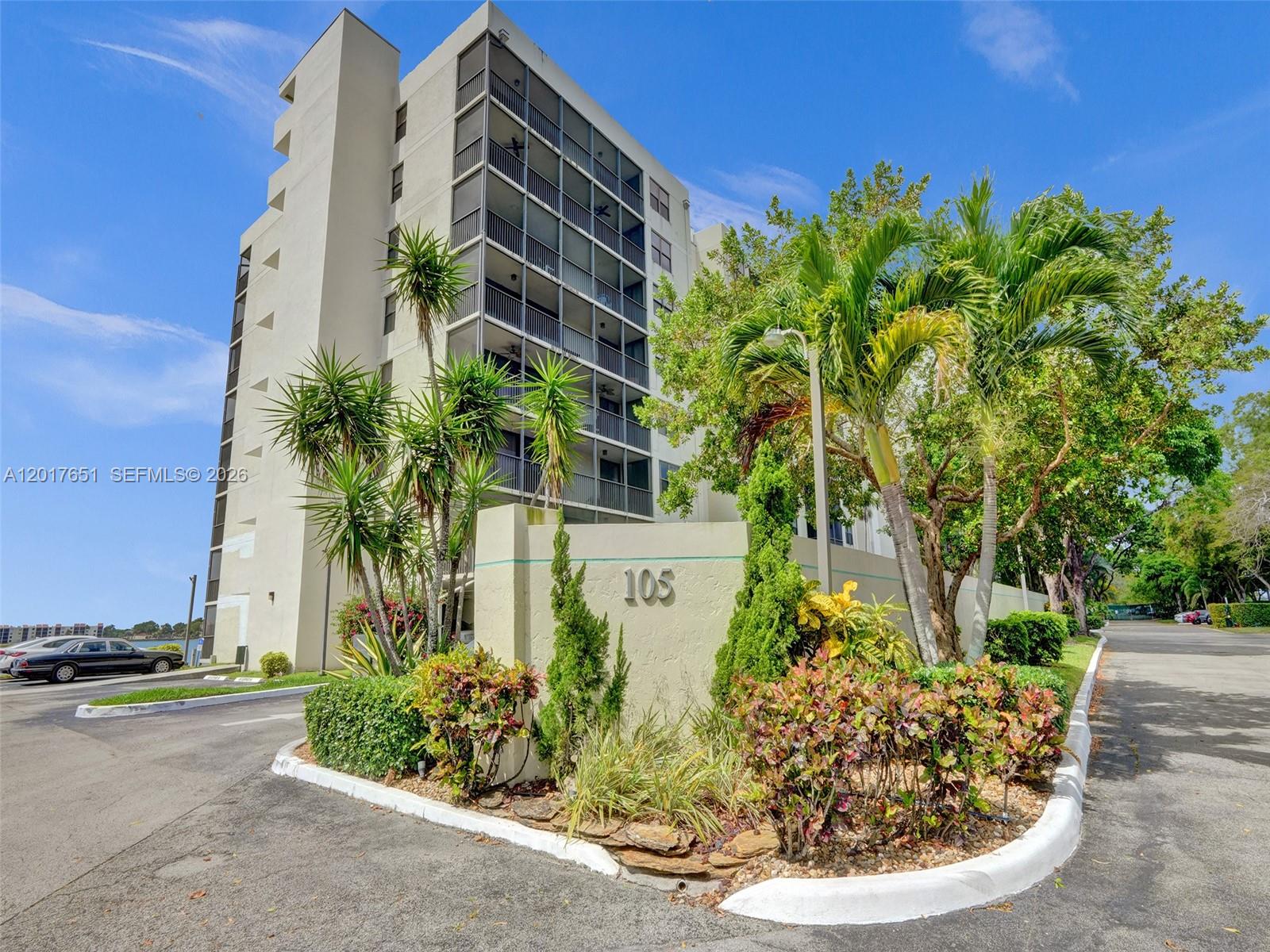LAKE EMERALD CONDOMINIUM - Residential