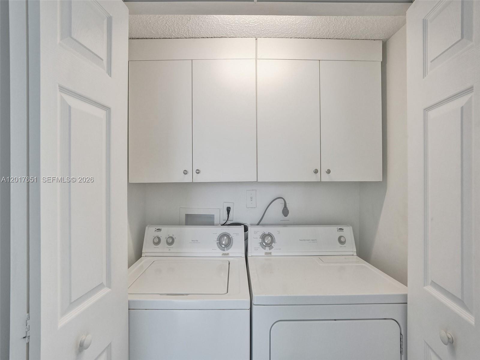 LAKE EMERALD CONDOMINIUM - Residential