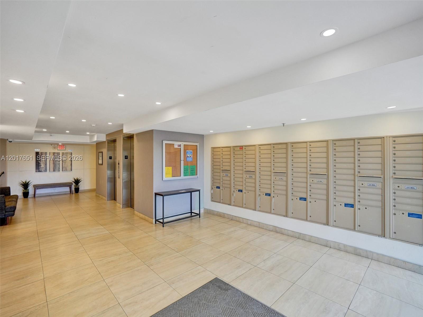 LAKE EMERALD CONDOMINIUM - Residential