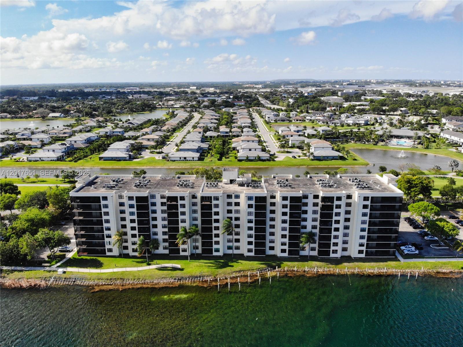 LAKE EMERALD CONDOMINIUM - Residential