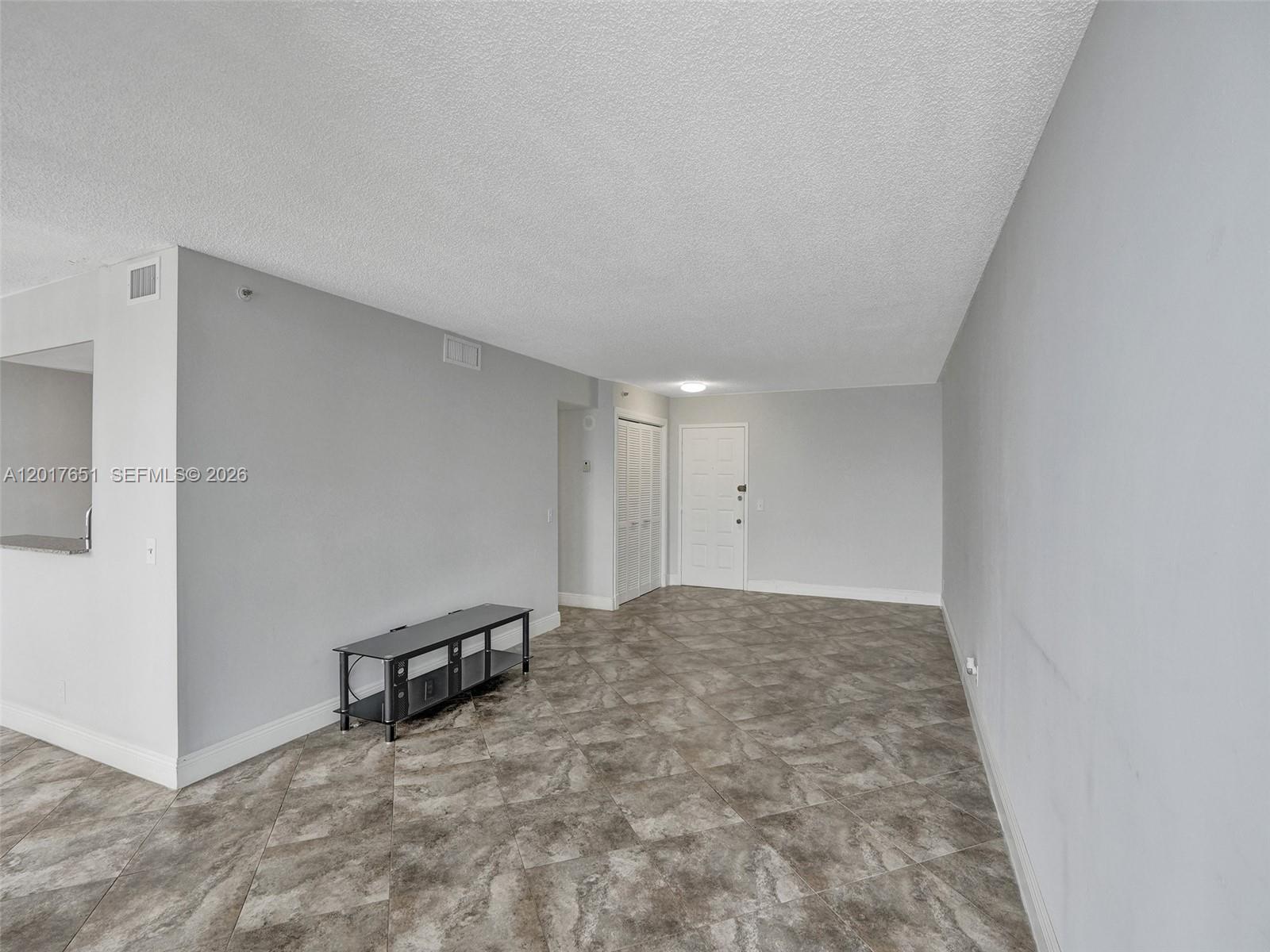 LAKE EMERALD CONDOMINIUM - Residential