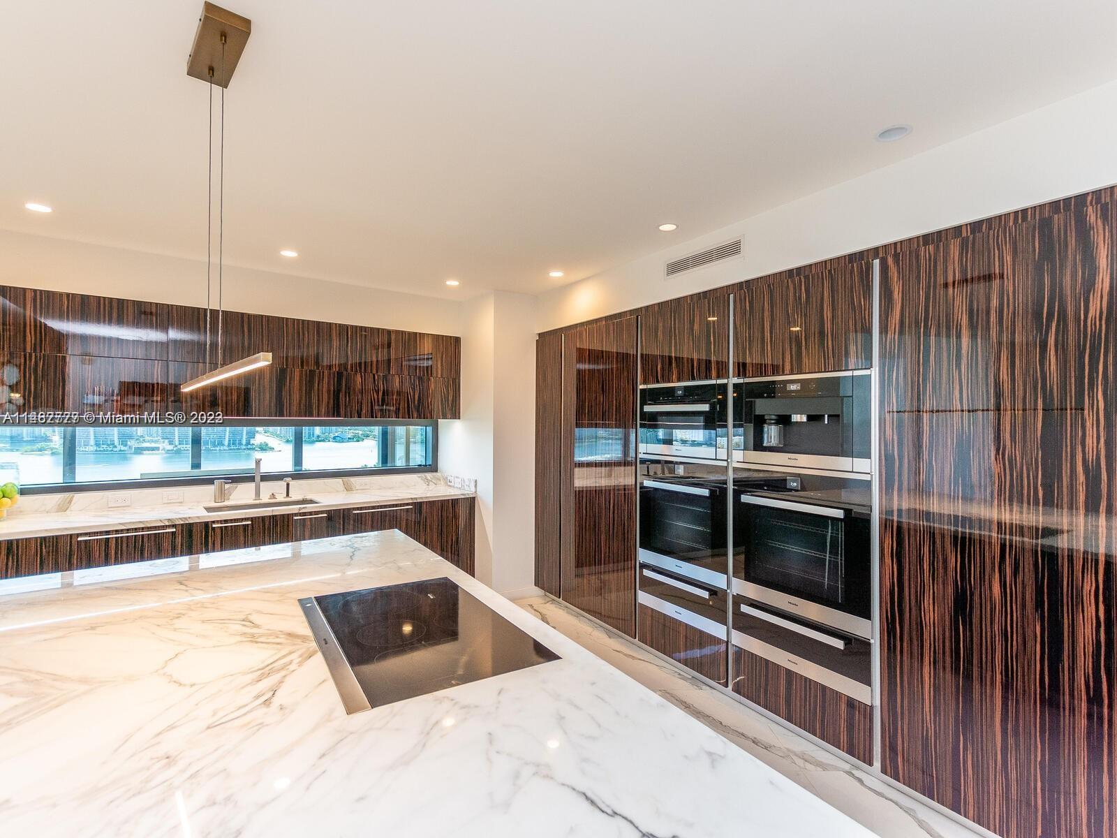 18555 COLLINS AVENUE COND - Residential