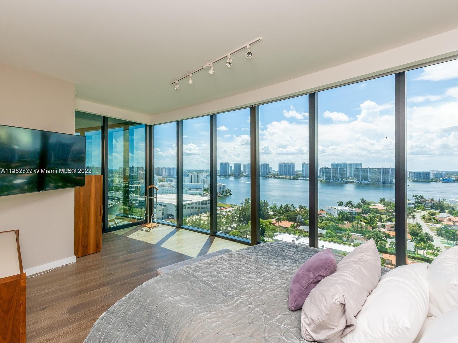 18555 COLLINS AVENUE COND - Residential