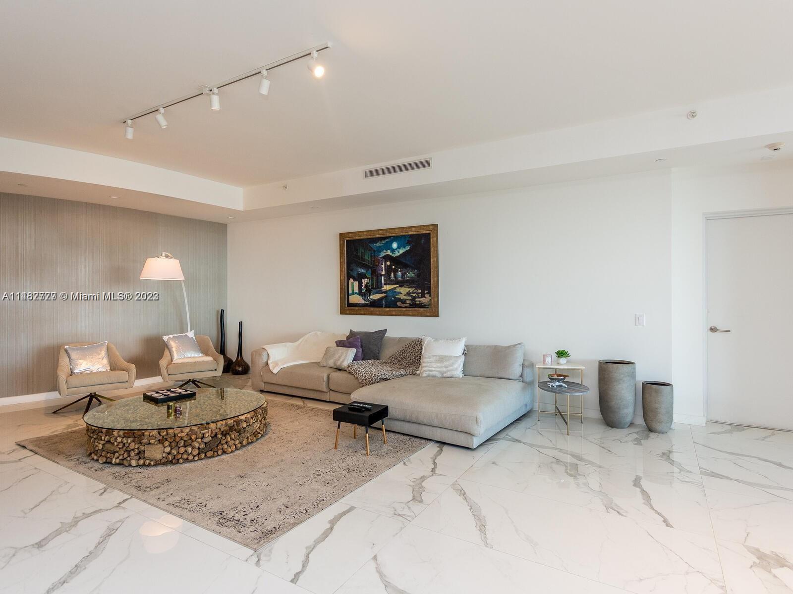 18555 COLLINS AVENUE COND - Residential