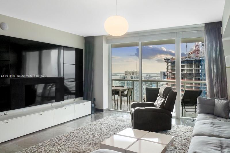 ICON CONDO - Residential