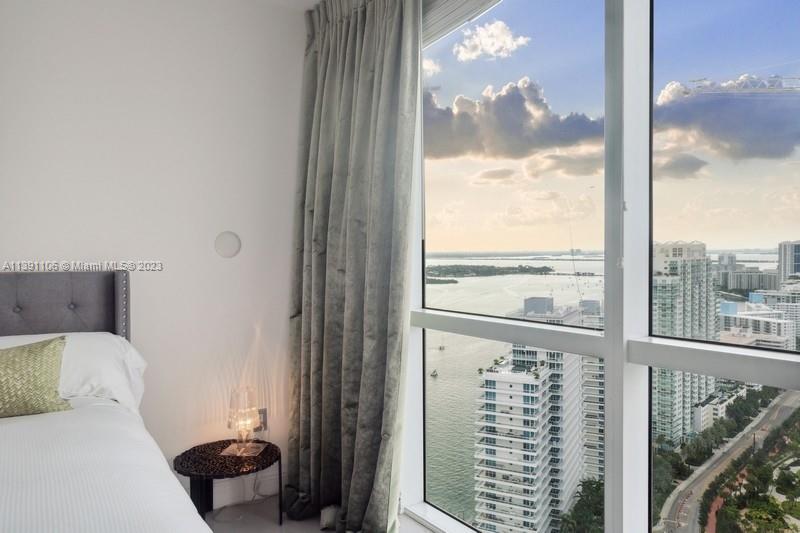 ICON CONDO - Residential