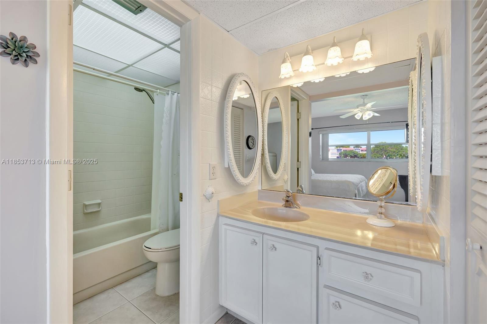 ORIOLE GOLF & TENNIS CLUB - Residential