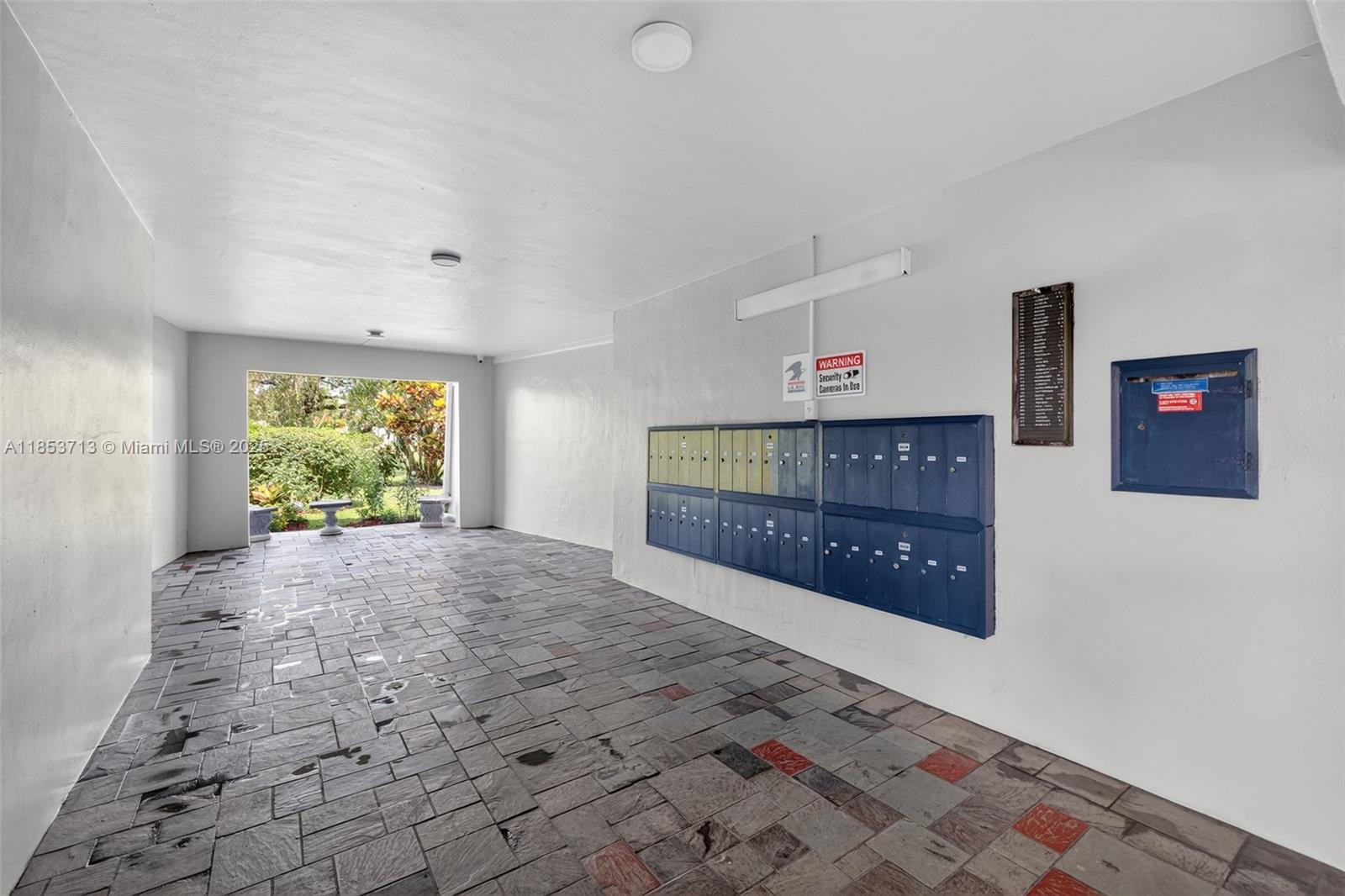 ORIOLE GOLF & TENNIS CLUB - Residential